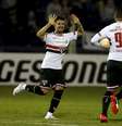 Alexandre Pato marcou o gol de empate do São Paulo no Uruguai  Foto: Andres Stapff / Reuters