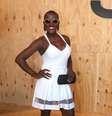 <p>Ex-BBB Angélica usou um vestido branco para realçar o decotão</p>  Foto: Thiago Duran / AgNews