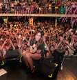 Em carreira solo, Alinne Rosa exibe boa forma durante show no Rio e anima público   Foto: Marcello Sá Barretto  / AgNews