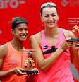 Teliana Pereira (à esq.) é campeã em Bogotá  Foto: Leonardo Muñoz / EFE