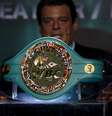 Vencedor do combate entre Mayweather e Pacquiao levará cinturão feito por 20 artesãos mexicanos  Foto: Bernardo Montoya / Reuters