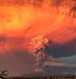 Vulcão Calbuco entra em nova erupção, mantendo alerta vermelho no Chile   Foto: Rafael Arenas / Reuters