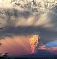 Vulcão Calbuco entra em nova erupção, mantendo alerta vermelho no Chile   Foto: Rafael Arenas / Reuters