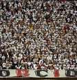 Torcida são-paulina não encheu estádio em partidas importantes deste ano  Foto: Nelson Almeida / AFP