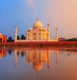 O Taj Mahal ficou conhecido por sua arquitetura e por simbolizar uma história de amor  Foto: Boris Stroujko/Shutterstock