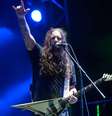 Andreas Kisser, Paulo Jr. e Derrick Green, do Sepultura, se juntaram ao Motörhead neste sábado (25) no festival Monsters of Rock. O vocalista da banda Lemmy Kilmister passou mal durante a madrugada e não pôde se apresentar com o grupo.  Foto: Osmar Portilho / Terra