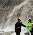 Everest teve avalanches após tremor no Nepal neste sábado; ao menos 10 morreram   Foto: Stringer / Reuters
