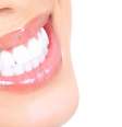 Por mais simples que pareçam, algumas técnicas apenas limpam mais os dentes, mas podem prejudicar a saúde bucal  Foto: Kurhan
