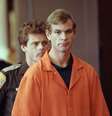 Dahmer, 34 anos, estava cumprindo 16 penas e tinha sido condenado à perpétua por assassinato, estupro e desmembramento de dezessete homens e meninos  Foto: Reprodução