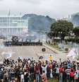 Centro Cívico se transformou em praça de guerra  Foto: Joka Madruga / Futura Press