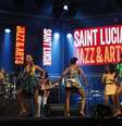 Dançarinas em show da banda do nigeriano Tony Allen no St Lucia Jazz and Arts Festival. 11/05/2013  Foto: Andrea De Silva / Reuters
