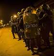 Policiais na Avenida Pensilvânia, em Baltimore, durante protesto  Foto: Eric Thayer / Reuters