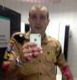 Imagem viralizou nas redes sociais, mas foi apagada do perfil do policial  Foto: Facebook / Reprodução