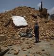 Unicef alertou para os riscos de surto de várias doenças entre os aproximadamente 1,7 milhão de jovens que vivem nos locais mais atingidos pela catástrofe  Foto: Navesh Chitrakar / Reuters