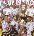 Santos foi campeão paulista pela 21ª vez na história - mesmo número do São Paulo  Foto: Andre Penner / AP