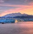 7 noites - Cruzeiro de ida e volta a partir de Seattle, nos Estados Unidos, a bordo do Explorer of the Seas, da Royal Caribbean. O navio passa pela Passagem Interior e pelo fiorde Tracy Arm, com escalas em Juneau, Skagway e Victoria, no Canadá. Partida em 27 de maio de 2016 com cabines a partir de R$ 2.137 por pessoa, mais taxas  Foto: Luis Boucault/Shutterstock