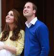 Príncipe William e Kate com a filha recém-nascida, em Londres  Foto: Cathal McNaughton / Reuters