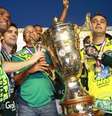 Goleiro Renan com a taça de campeão goiano de 2015  Foto: Rosiron Rodrigues/Goiás EC/Divulgação / Divulgação