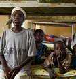 Ex-refém do Boko Haram, Cecilia Abel, mãe de nove crianças, é uma das habitantes do acampamento montado em Malkohi   Foto: Afolabi Sotunde  / Reuters