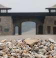 Fachada do campo de concentração nazista de Mauthausen, na Áustria  Foto: Twitter
