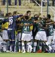 Jogadores da Chapecoense comemoram gol na Arena Condá  Foto: Marcio Cunha/Mafalda Press / Gazeta Press