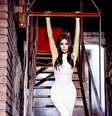 Vestido branco de gola será vendido por R$89,90   Foto: Ellen von Unwerth / Divulgação
