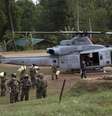 Helicóptero pertencia à infantaria da marinha, que tinha se somado às operações de ajuda e resgate no Nepal  Foto: Hernan Vidana / Reuters