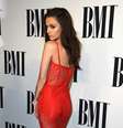 Cher Lloyd abusou da transparência no tapete vermelho   Foto: Frazer Harrison  / Getty Images