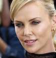 Charlize revelou que mal podia dormir depois da piada com Obama  Foto: Regis Duvignau / Reuters