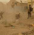 O ISIS divulgou várias imagens e vídeos horríveis, que mostram militantes armados desfilando pelas ruas e fazendo execuções públicas.  Foto: Stringer / Reuters