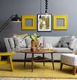 O amarelo é vibrante, moderno e muito usado na decoração, principalmente aliado ao cinza. O ideal é deixar almofadas, adornos, quadros e tamboretes na cor
  Foto: Divulgação