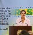 "Não podemos viver com processos de discriminação que levem à violência. A homofobia tem que ser criminalizada", está escrito na foto.  Foto: Facebook / Reprodução