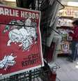 Jornal Charlie Hebdo em banca de Nice, na França  Foto: Eric Gaillard / Reuters