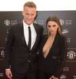 Beqiri usou decote hipnotizador e fez nome de Lindegaard "reaparecer" na mídia  Foto: Oli Scarff / AFP