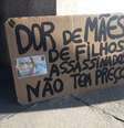 Cartaz em velório do médico Jaime Gold  Foto: Juliana Prado / Especial para Terra