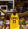 Lebron James anota triple-double  Foto: Gregory Shamus / Getty Images