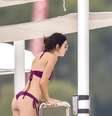 Kendall Jenner passou a segunda-feira (25) curtindo o dia em um iate com um grupo de amigas no principado de Mônaco, na França   Foto: The Grosby Group