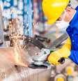 Segundo a CNI, as expectativas dos empresários da indústria estão cada vez mais pessimistas  Foto: Kzenon / shutterstock