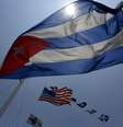 Bandeiras de Cuba e dos Estados Unidos na Marina Hemingway, em Havana, Cuba  Foto: Stringer / Reuters