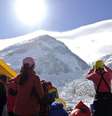 Alpinistas olhando para o Monte Everest.   07/11/2014  Foto: Phurba Tenjing Sherpa / Reuters