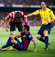 Neymar tirou Etxeita do sério com carretilha no fim do jogo  Foto: Alex Caparros / Getty Images 