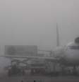 Neblina atinge a região do Aeroporto Santos Dumont e da Baía de Guanabara, no Rio de Janeiro  Foto: José Lucena / Futura Press