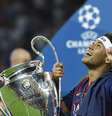 Neymar fechou o placar e terminou como um dos artilheiros da Champions, com 10 gols  Foto: Lluis Gene / AFP