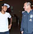 Neymar e Dunga se encontram pela 1ª vez na preparação para Copa América  Foto: Rafael Ribeiro/ CBF / Divulgação