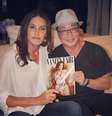 Caitlyn Jenner e seu cirugião plástico, dr. Harrison Lee  Foto: @x_vilmaa_x/Instagram / Reprodução