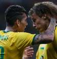 Firmino entra, mas David Luiz sai  Foto: Leo Correa / Mowa Press