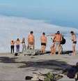 Turistas ocidentais tiraram as roupas na Montanha malaia Mount Kinabalu e foram apontados por culpa de terremoto  Foto: The Independent / Reprodução