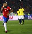 Vidal foi um dos melhores chilenos em campo  Foto: Ivan Alvarado / Reuters