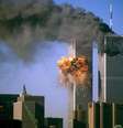 Torres gêmeas do World Trade Center são atacadas por aviões sequestrados, em Nova York, nos Estados Unidos, em setembro de 2001  Foto: Stringer / Reuters