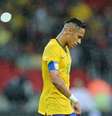 Neymar cabisbaixo em jogo contra Honduras  Foto: Heuler Andrey/ Mowa Press / Divulgação
